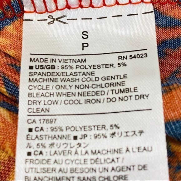 Banana Republic red print sleeveless keyho… - Picture 7 of 7